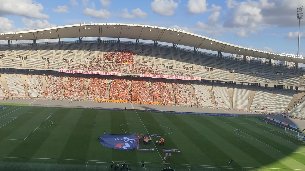 stanbul'un en tartmal stad: Atatrk Olimpiyat Stad 