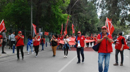 İzmir'de 1 Mayıs kutlamaları