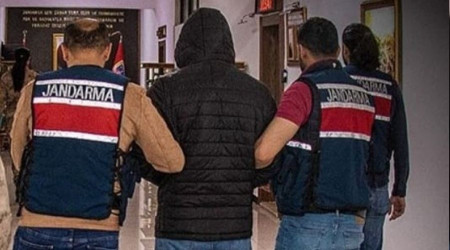 İzmir'de 2 DEAŞ şüphelisi yakalandı
