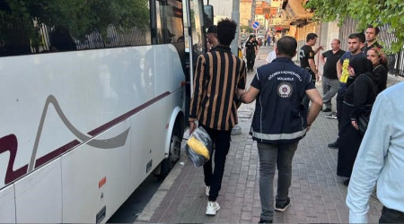 İzmir'de çalışma izni olmayan göçmenler yakalandı