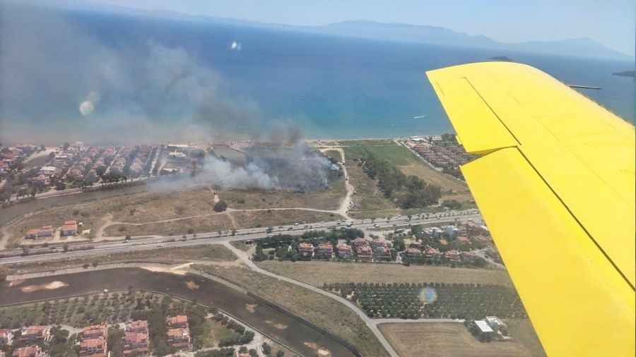 İzmir'de tatilcileri korkutan yangın