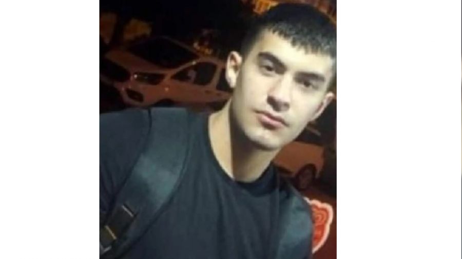 zmir'deki depremde balkondan atlayan 18 yandaki gen vefat etti