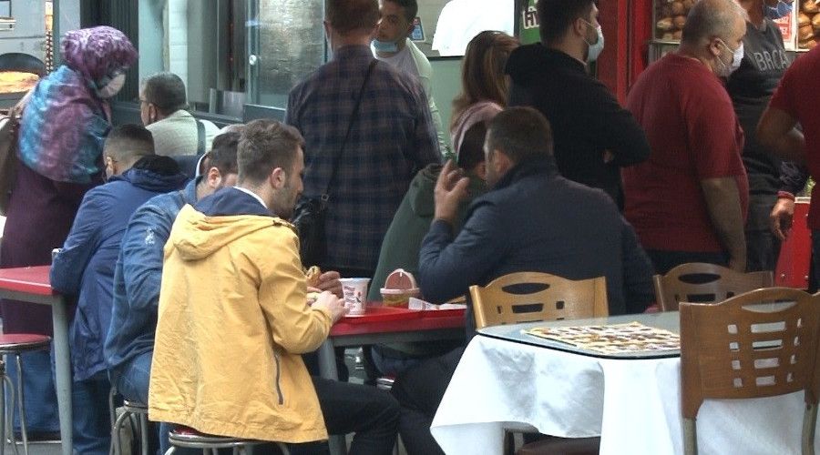 Kafe ve restoran sahipleri normalle�meden memnun