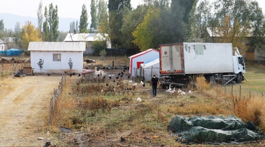 Kamyon şoförünün manevrası faciayı önledi