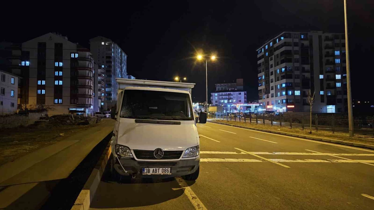 Kamyonetin �arpt��� kad�n hayat�n� kaybetti