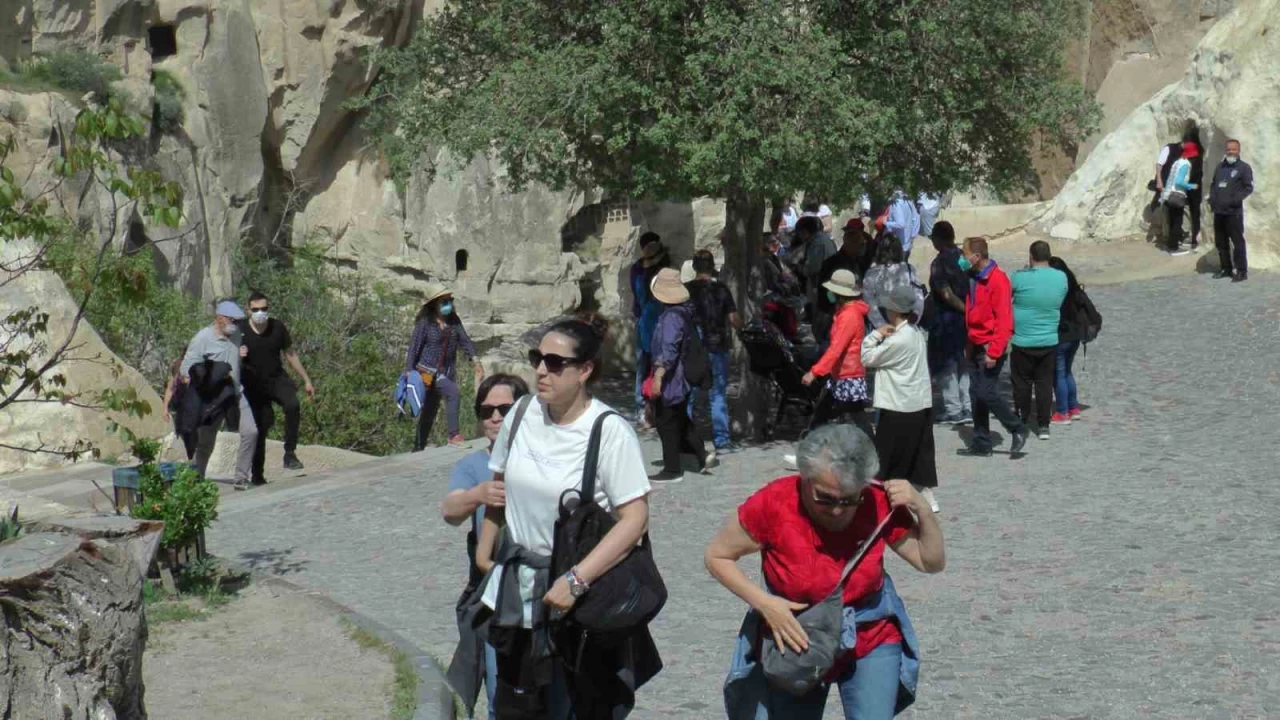 Kapadokya 9 gnde 200 bin ziyareti arlad
