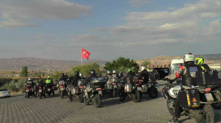 Kapadokya'yı motorlarıyla gezdiler