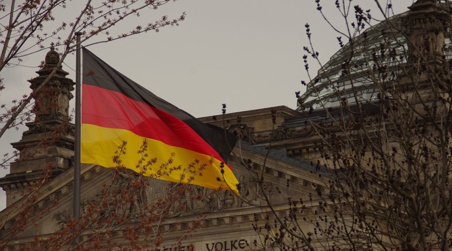 Kara para aklamada y�zde 50'lik art��