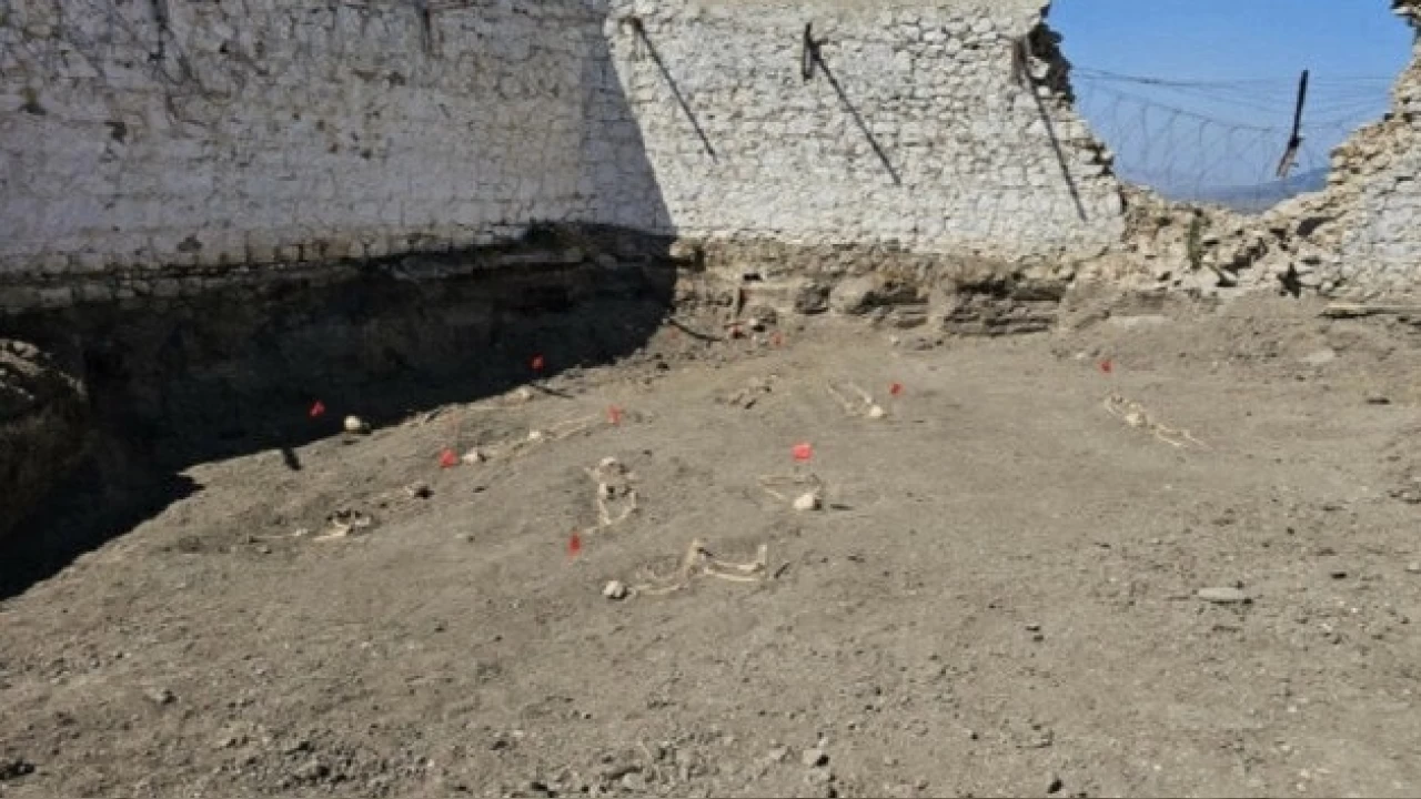Karabağ'da toplu mezar bulundu