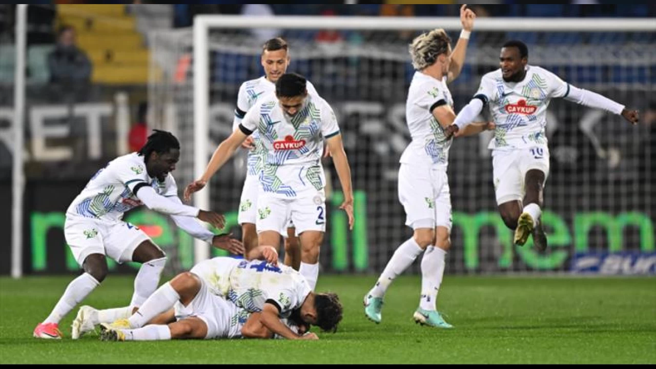 Karadeniz derbisinde Rizespor güldü