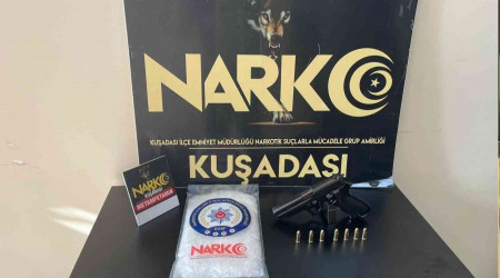 Kargo poşetinden yarım kilo uyuşturucu çıktı