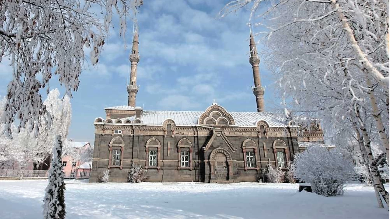 Kars Fethiye Camii: Bir ihtişamın farklı kimlikleri