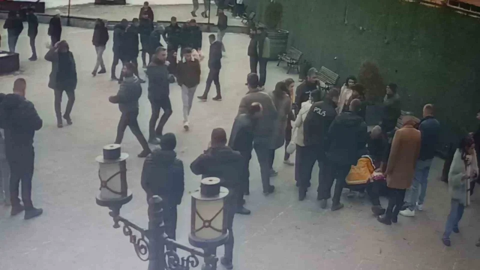 Kars'ta meydan muhaberesi gibi kavga: 7 yaralı