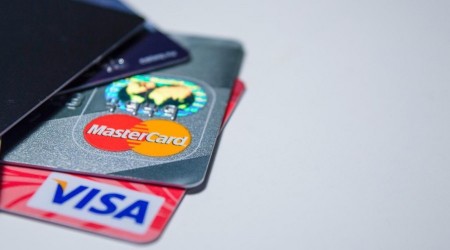 Kartı başkasına teslim eden banka yandı