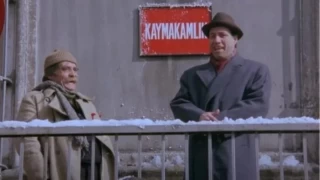 Kendisini kaymakam olarak tantt, tren bile dzenledi