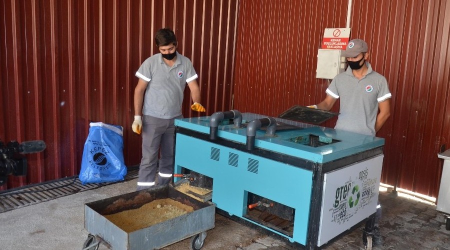 Kepez Belediyesi, yemek atıklarından organek kedi ve köpek maması üretti