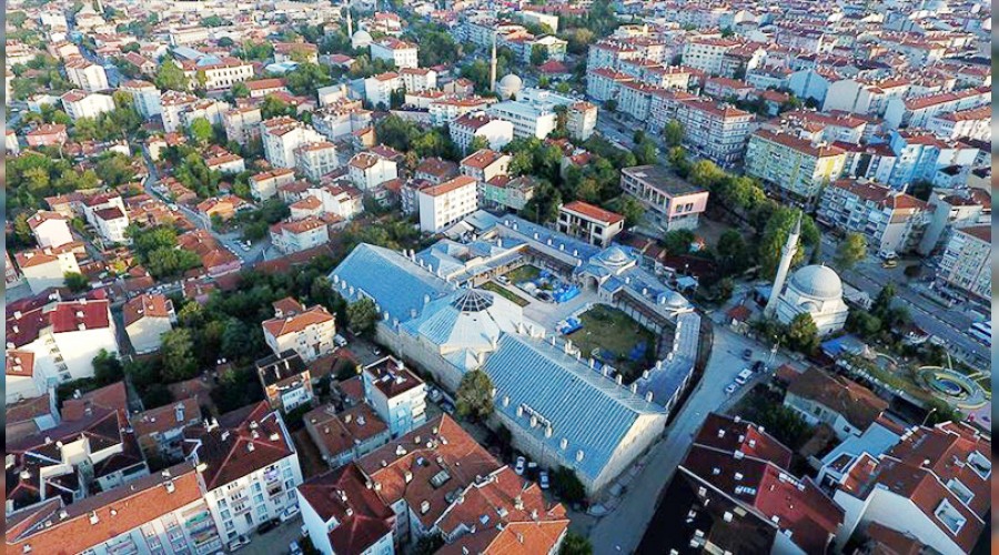 Kervansarayda tiyatro sahnesi kuruldu