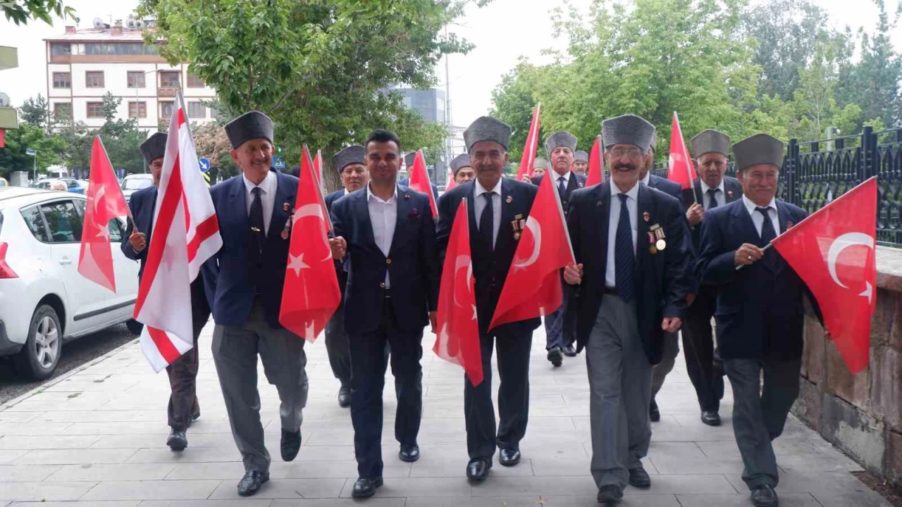 Kıbrıs gazileri övünç madalyası talep ediyor