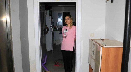 Kiracısının çelik kapısını çaldı