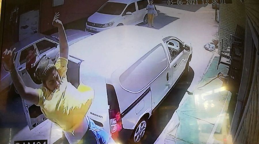 Kocasıyla tartışan kadın balkondan atladı