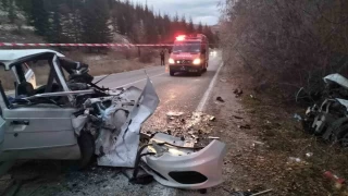 Konya'da iki otomobil çarpıştı: 2 ölü, 3 yaralı