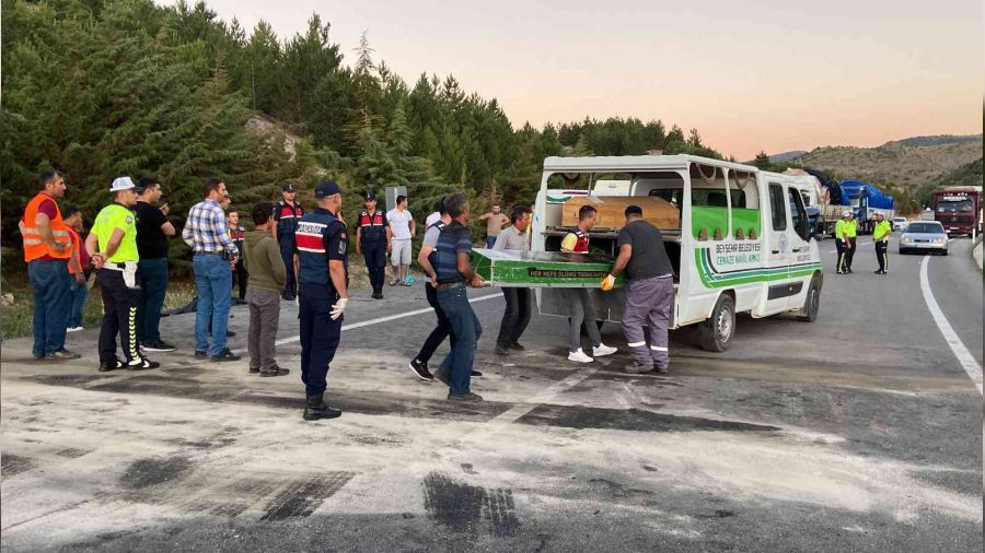 Konya'da iki otomobil çarpıştı: 5 ölü, 4 yaralı