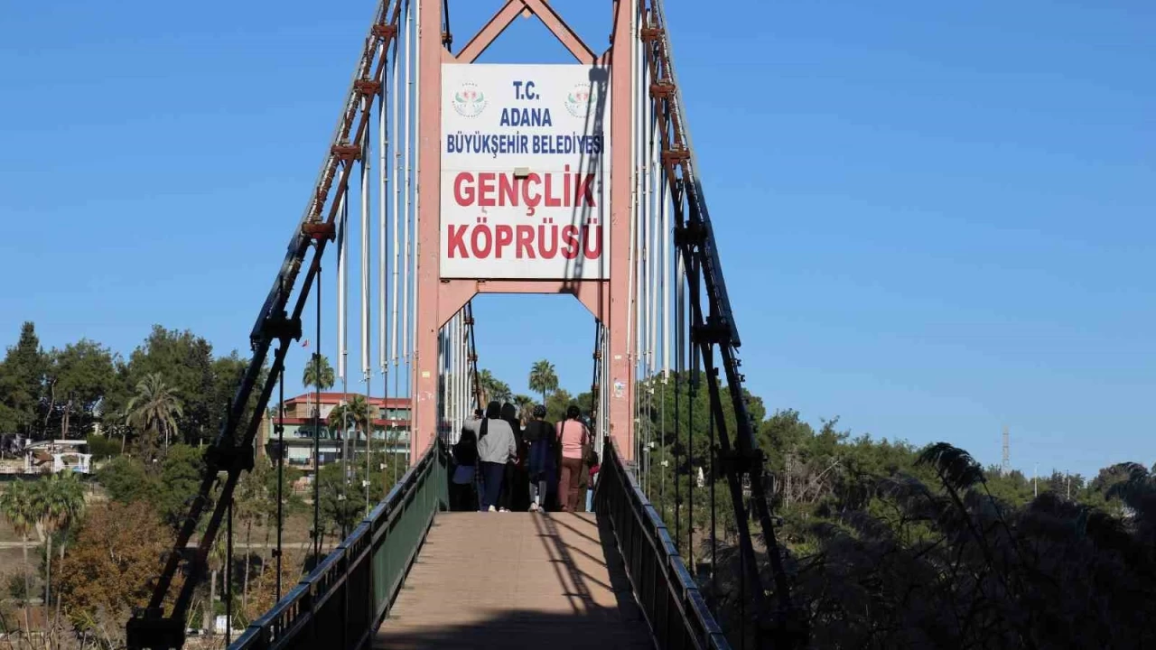 K�pr�de arkada�lar�n� �ld�ren ki�i tutukland�
