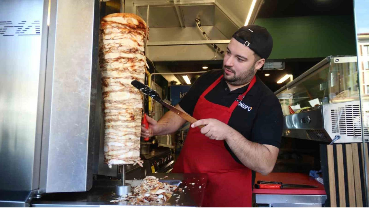 Kore'de döner kesmeyi öğrendiler Eskişehir'de dükkan açtılar