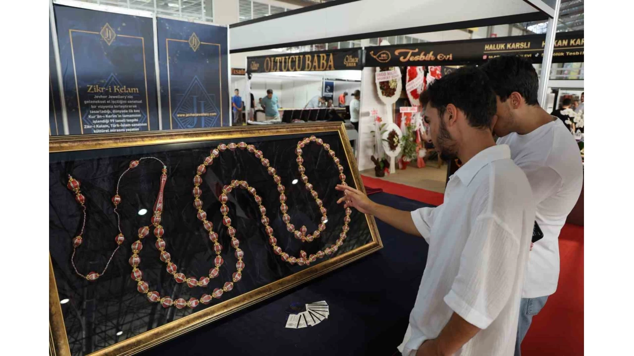Kur'an-ı Kerim'in 604 sayfası tespihe nakşedildi