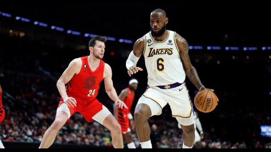 Lakers, 25 sayılık farkı kapatıp kazandı