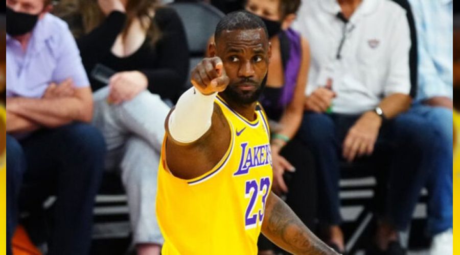 Lakers seriyi eşitledi