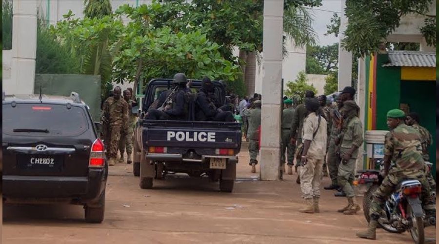 Mali'de Fransa kart gsteriye polis mdahalesi