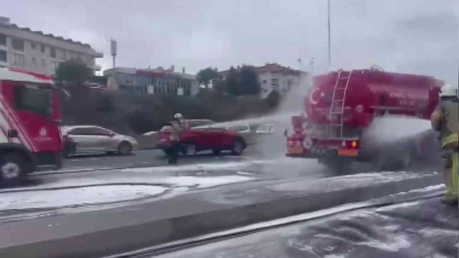 Maltepe'de, İBB'nin atık yağ taşıma tankerinde korkutan yangın
