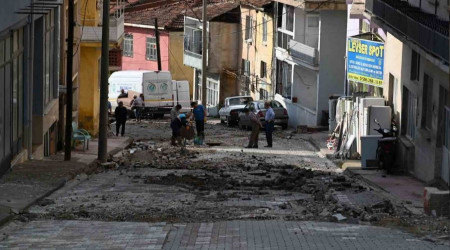 Manisa'da sağanak sele neden oldu