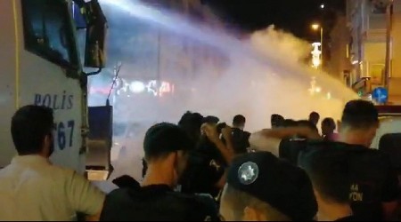 Mardin’de çiftçinin imdadına, TOMA hızır gibi yetişti