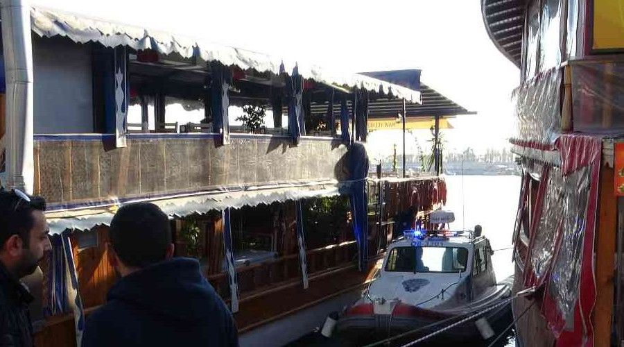 Mersin'de denizde erkek cesedi bulundu