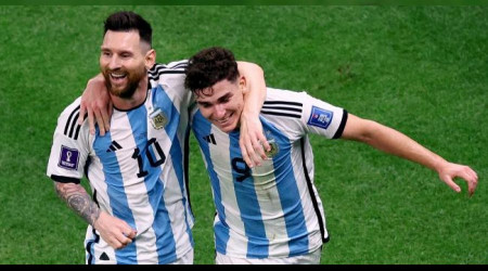 Messi'li Arjantin Katar'da finale çıktı