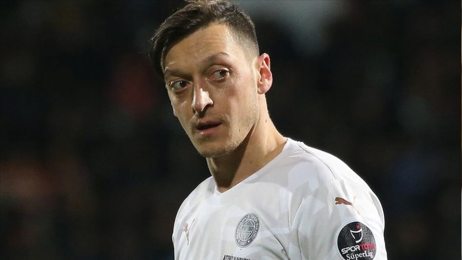 Mesut sessizliini bozdu: Fenerbahe'ye tatil yapmaya gelmedim 