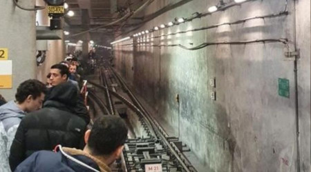 Metro arızalandı, vatandaşlar isyan etti