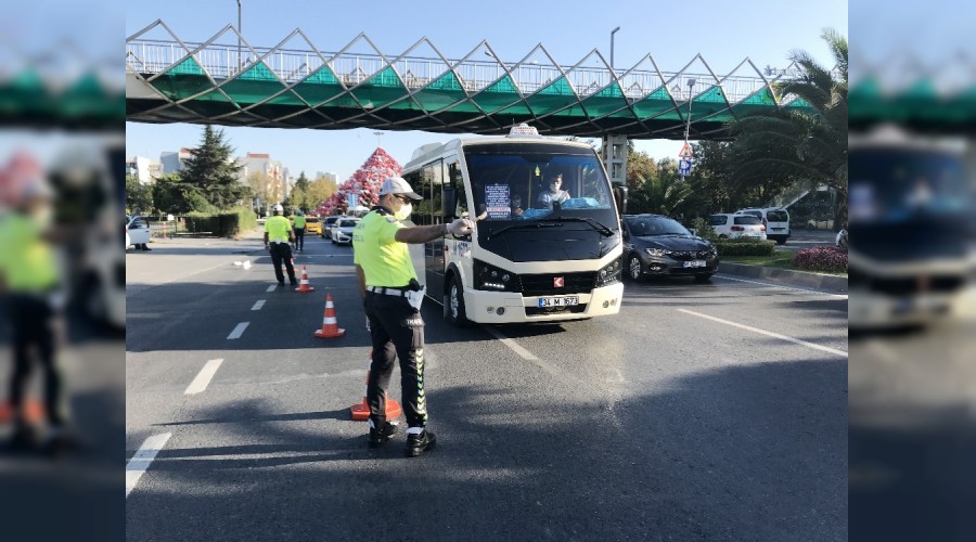Minibüs şoförü gazetecileri tehdit etti
