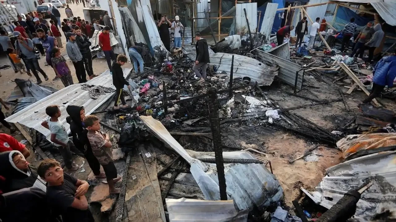 M�s�r, �srail'in Refah'taki kamp� bombalamas�n� �iddetle k�nad�
