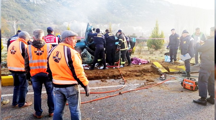 Mu�la'da feci kaza: 2 �l�