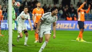 Mustafa Hekimo�lu'nun Be�ikta�'ta kalmamas� laz�m