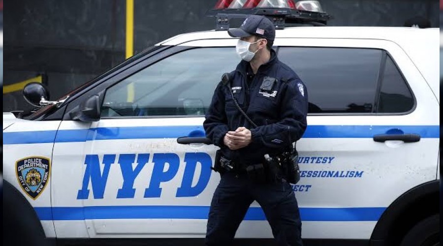 New York polisinin btesinden kesildi