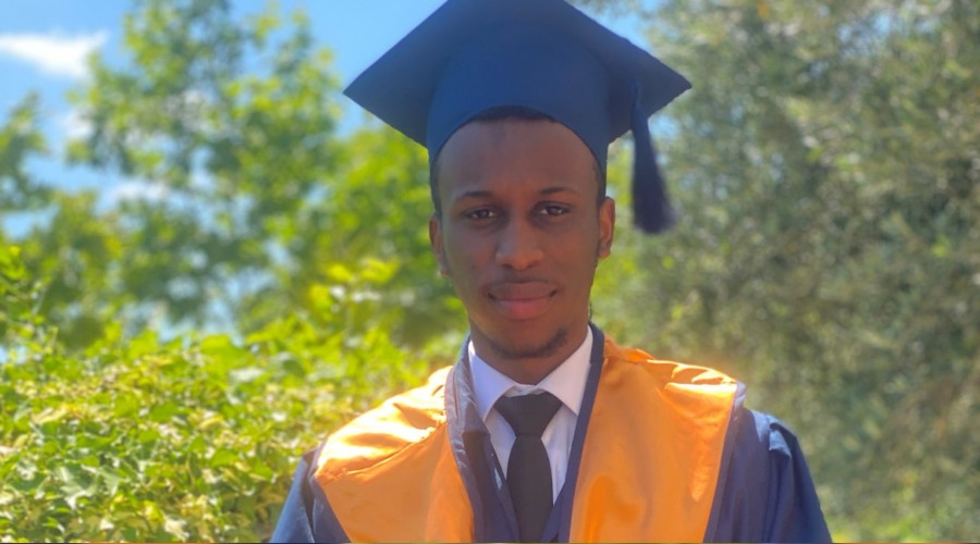 Nijeryal� ��renci, �niversite birincisi oldu