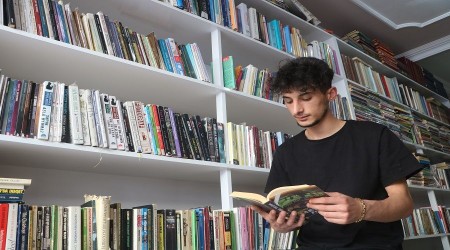O gen okuduu kitaplarla sahaf at
