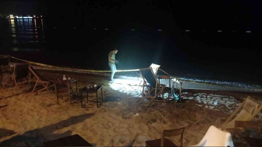 Oğlunu bıçaklayan şahsı tabancayla vurarak öldürdü