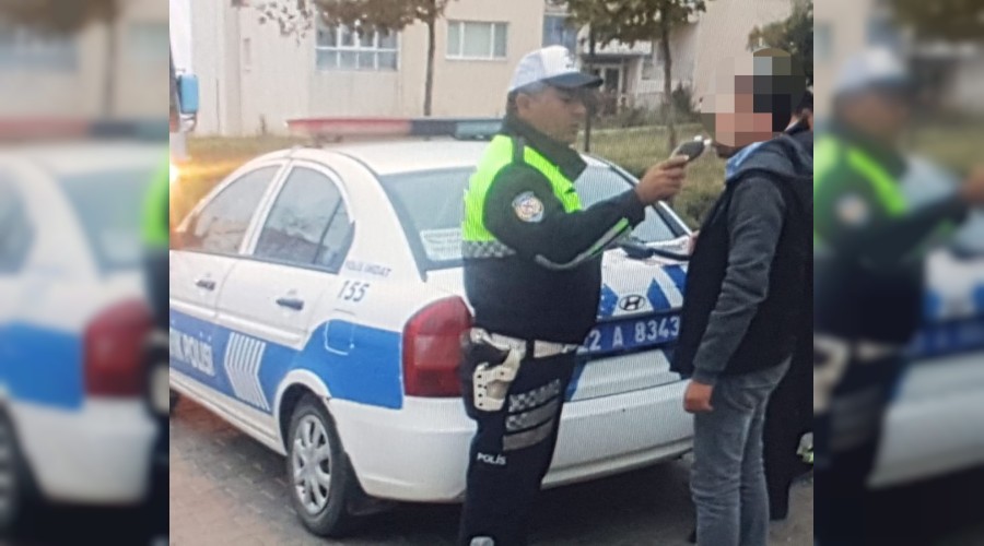 ��renci servisi �of�r� alkoll� ��kt� 
