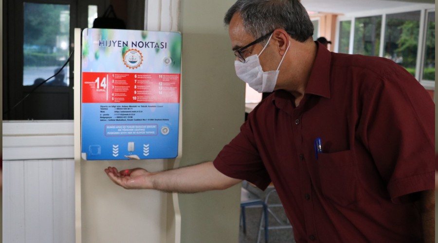 ��retmenler dezenfektan makinesi �retiyor