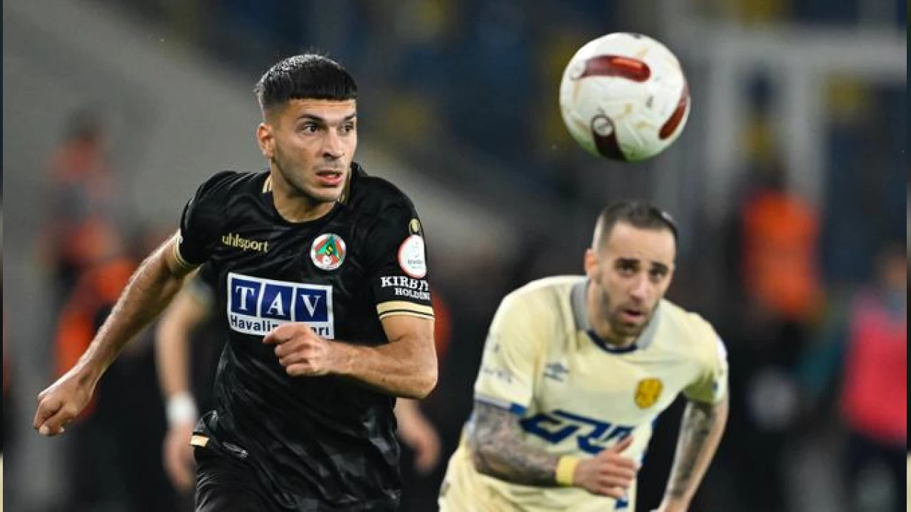 Ouz Aydn' Fenerbahe kapt 